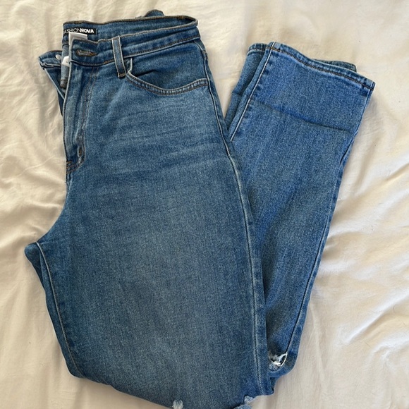 Mid wash, distressed wide leg jean - Picture 1 of 5